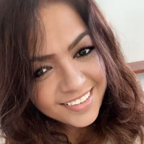 Sharon - Community Manager